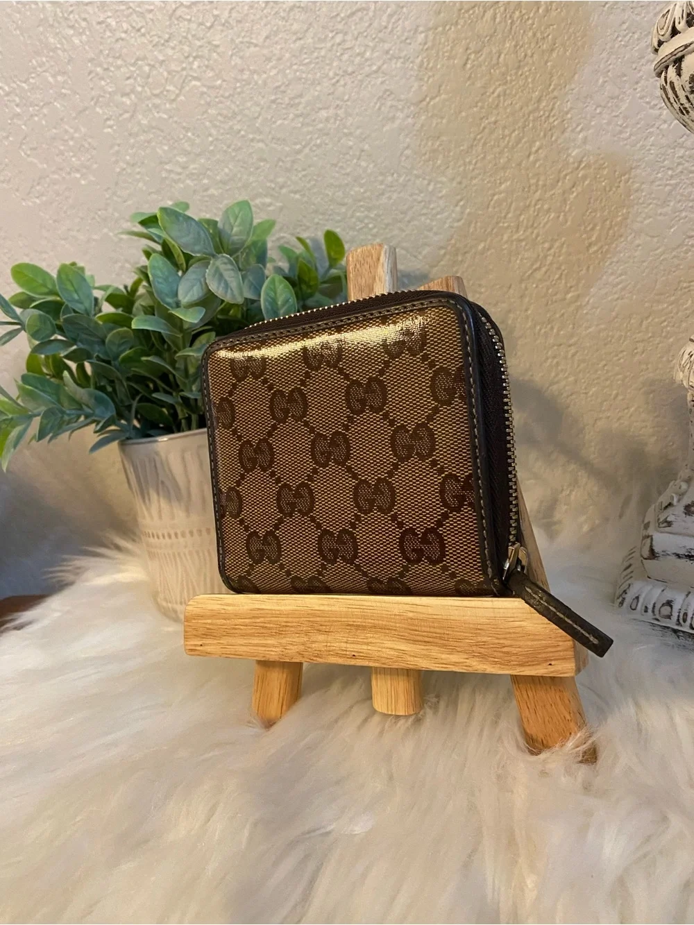 Gucci Brown/Beige Crystal Canvas GG Monogram Zip-Around Wallet - Picture 4 of 16